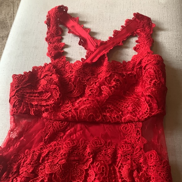 Red dress - Picture 4 of 4